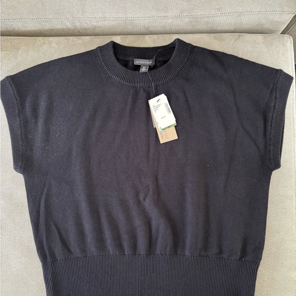 NWT Saks Fifth Avenue Black Ribbed Crewneck Sleeveless Knit (Retail $44.99)